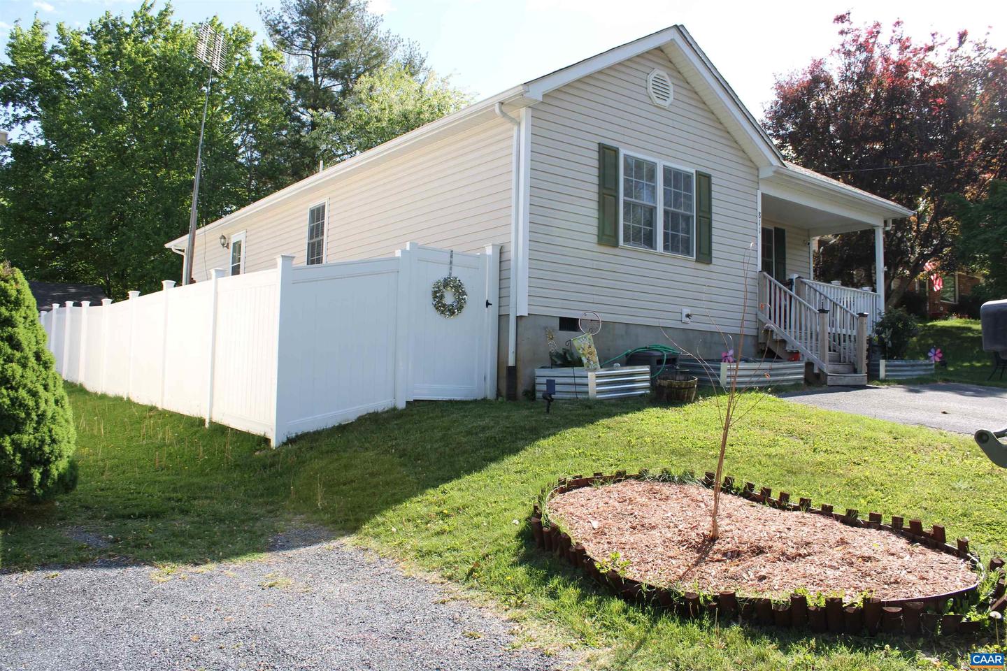 811 FRYE ST, WAYNESBORO, Virginia 22980, 3 Bedrooms Bedrooms, ,2 BathroomsBathrooms,Residential,For sale,811 FRYE ST,664020 MLS # 664020