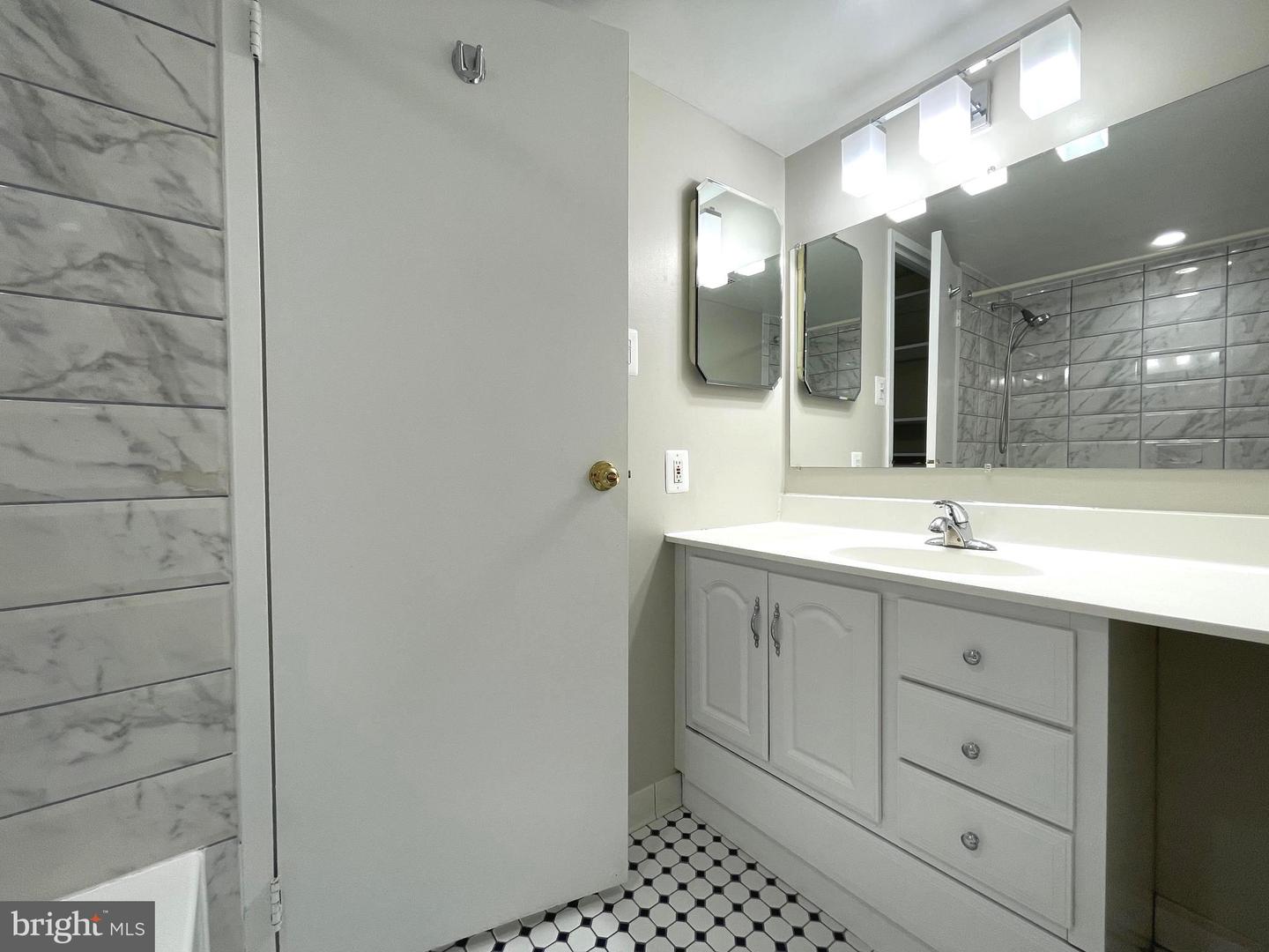 200 N PICKETT ST #1412, ALEXANDRIA, Virginia 22304, 2 Bedrooms Bedrooms, ,2 BathroomsBathrooms,Residential,For sale,200 N PICKETT ST #1412,VAAX2044892 MLS # VAAX2044892