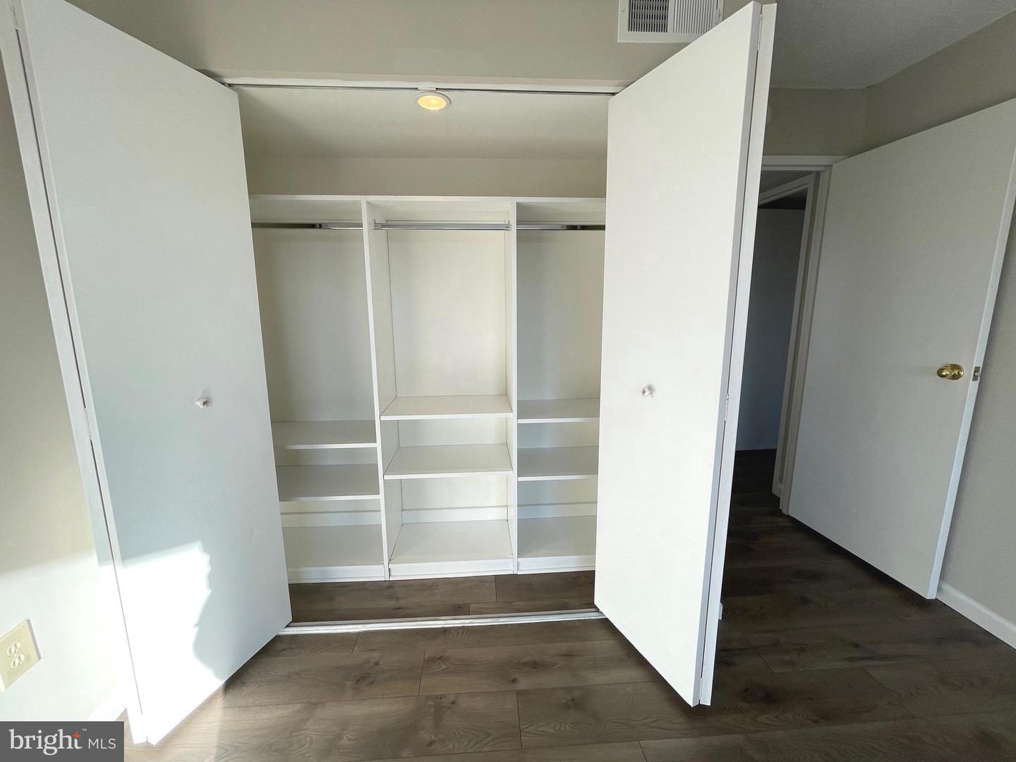 200 N PICKETT ST #1412, ALEXANDRIA, Virginia 22304, 2 Bedrooms Bedrooms, ,2 BathroomsBathrooms,Residential,For sale,200 N PICKETT ST #1412,VAAX2044892 MLS # VAAX2044892