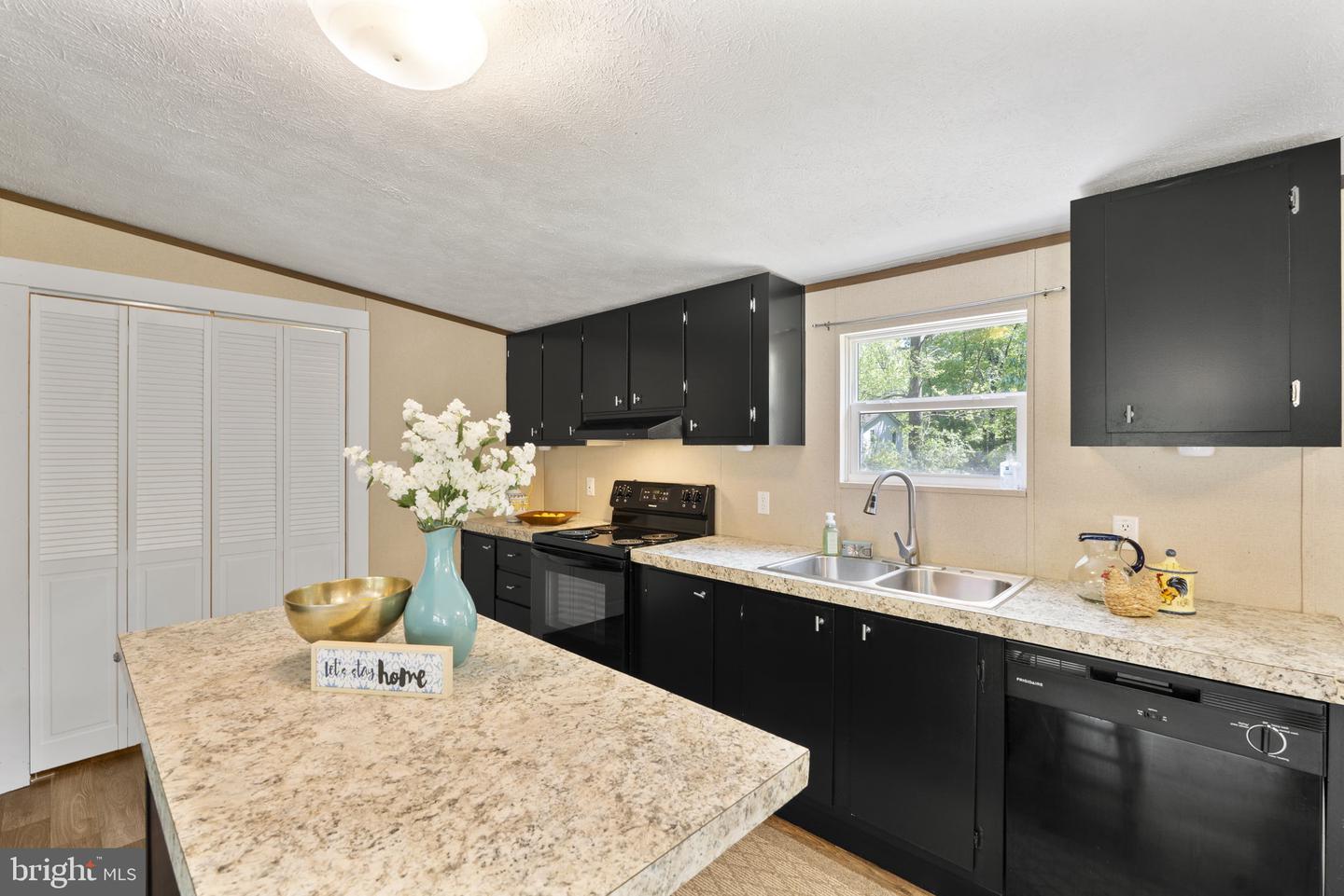 13789 FARMER DR, WOODFORD, Virginia 22580, 3 Bedrooms Bedrooms, ,2 BathroomsBathrooms,Residential,For sale,13789 FARMER DR,VACV2008096 MLS # VACV2008096