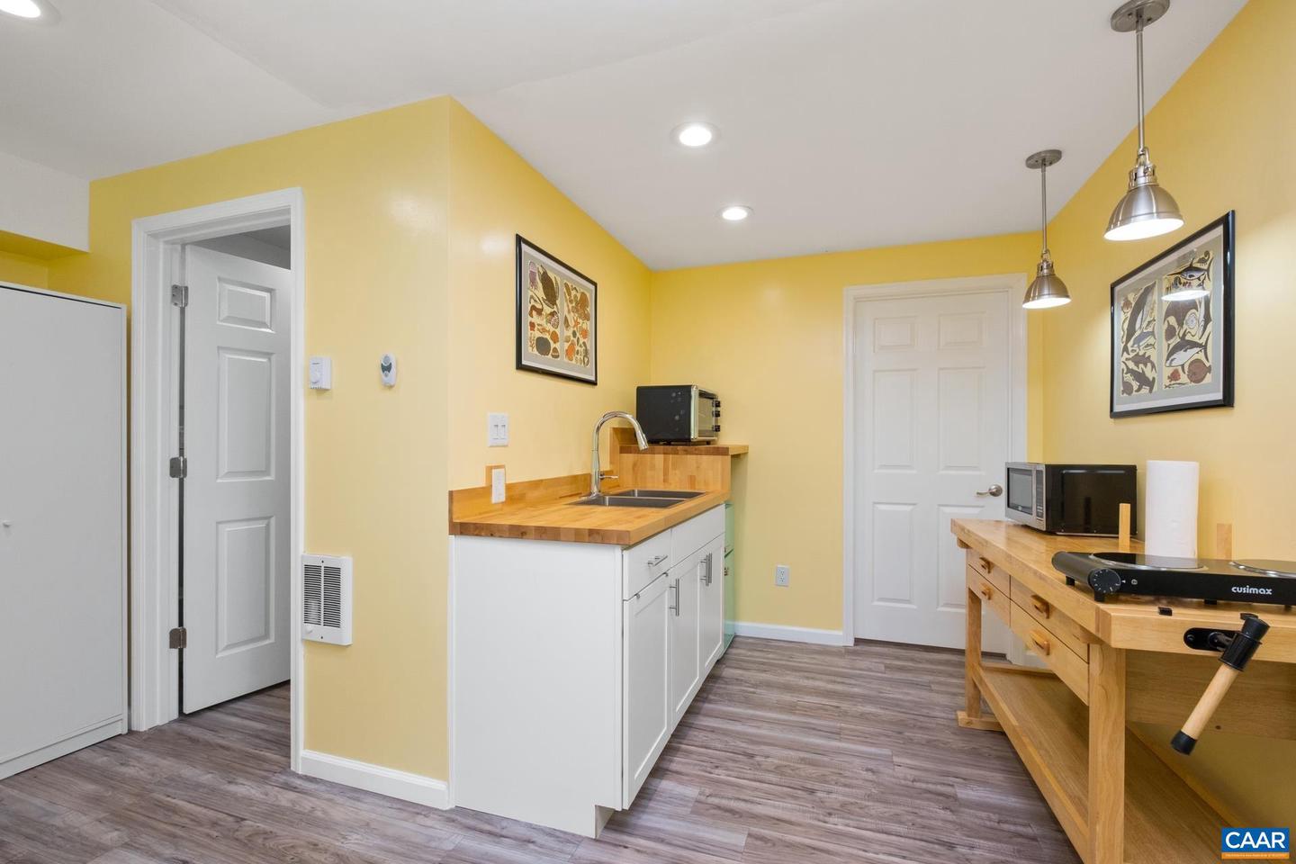 326 RIVERSIDE AVE, CHARLOTTESVILLE, Virginia 22902, 3 Bedrooms Bedrooms, ,3 BathroomsBathrooms,Residential,For sale,326 RIVERSIDE AVE,664006 MLS # 664006