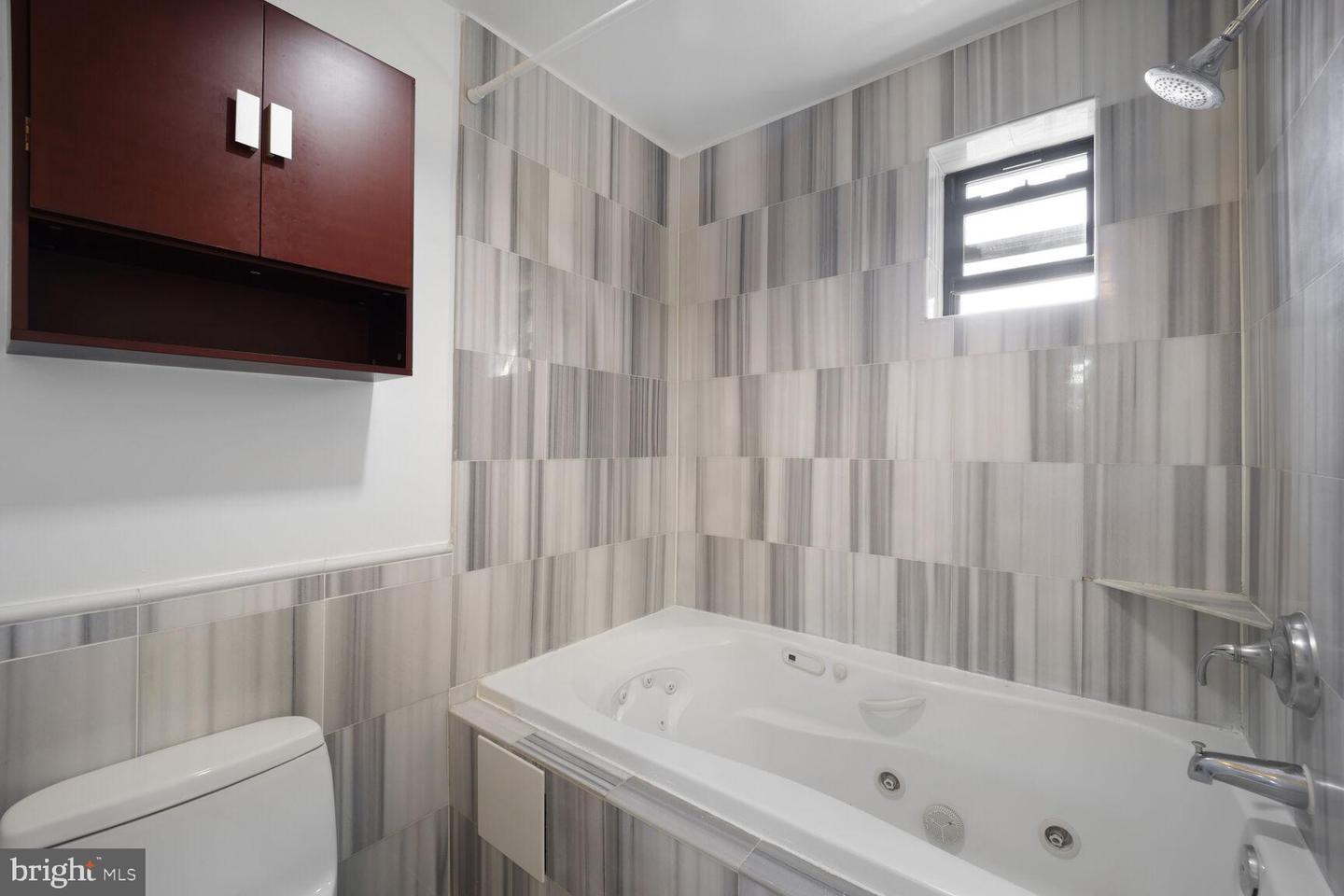 1354 EUCLID ST NW #202B, WASHINGTON, District Of Columbia 20009, 2 Bedrooms Bedrooms, ,2 BathroomsBathrooms,Residential,For sale,1354 EUCLID ST NW #202B,DCDC2198742 MLS # DCDC2198742