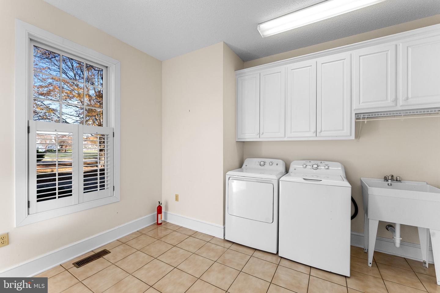 286 WATERBURY RD, KILMARNOCK, Virginia 22482, 4 Bedrooms Bedrooms, 12 Rooms Rooms,3 BathroomsBathrooms,Residential,For sale,286 WATERBURY RD,VANV2001576 MLS # VANV2001576