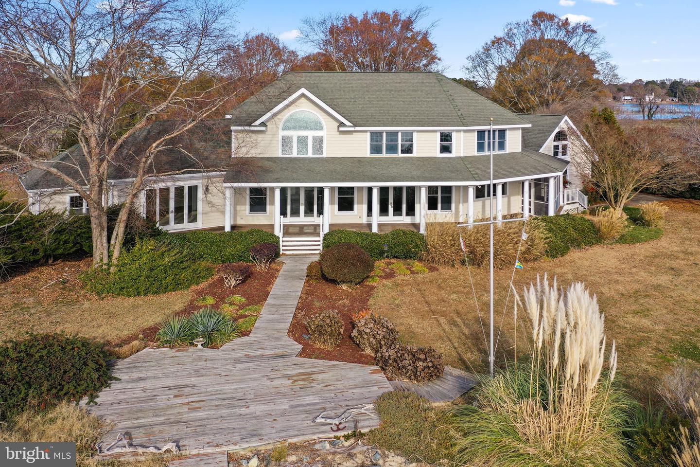 286 WATERBURY RD, KILMARNOCK, Virginia 22482, 4 Bedrooms Bedrooms, 12 Rooms Rooms,3 BathroomsBathrooms,Residential,For sale,286 WATERBURY RD,VANV2001576 MLS # VANV2001576