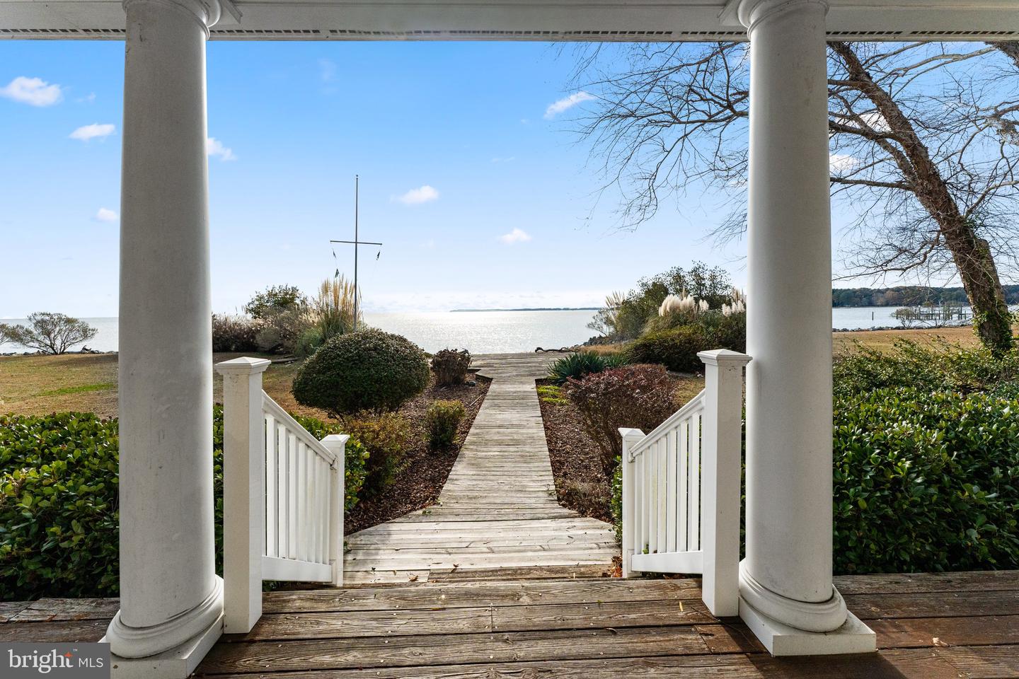 286 WATERBURY RD, KILMARNOCK, Virginia 22482, 4 Bedrooms Bedrooms, 12 Rooms Rooms,3 BathroomsBathrooms,Residential,For sale,286 WATERBURY RD,VANV2001576 MLS # VANV2001576