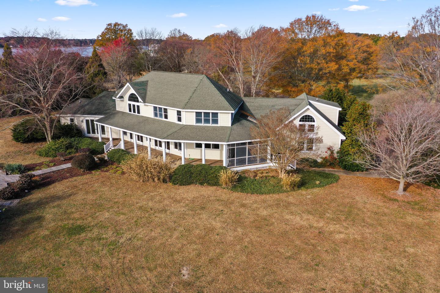 286 WATERBURY RD, KILMARNOCK, Virginia 22482, 4 Bedrooms Bedrooms, 12 Rooms Rooms,3 BathroomsBathrooms,Residential,For sale,286 WATERBURY RD,VANV2001576 MLS # VANV2001576