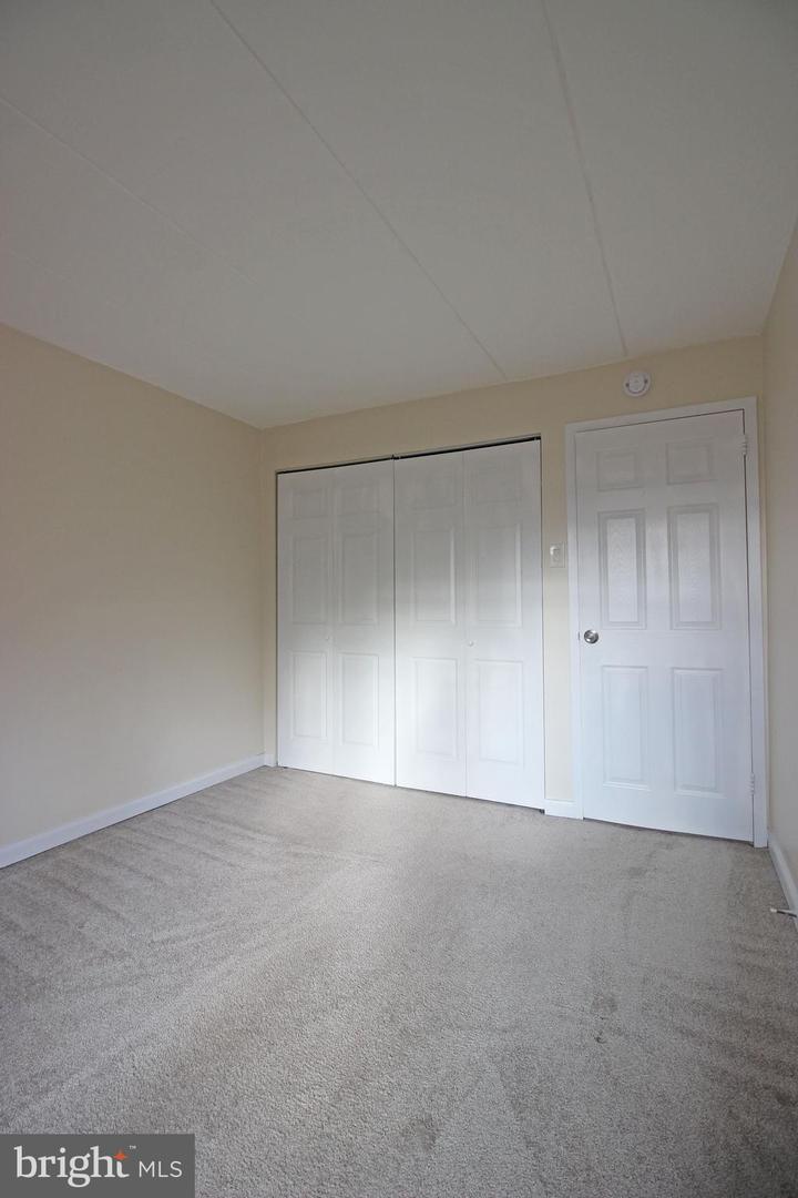 2632 FT FARNSWORTH RD #1B, ALEXANDRIA, Virginia 22303, 2 Bedrooms Bedrooms, ,1 BathroomBathrooms,Residential,For sale,2632 FT FARNSWORTH RD #1B,VAFX2238318 MLS # VAFX2238318
