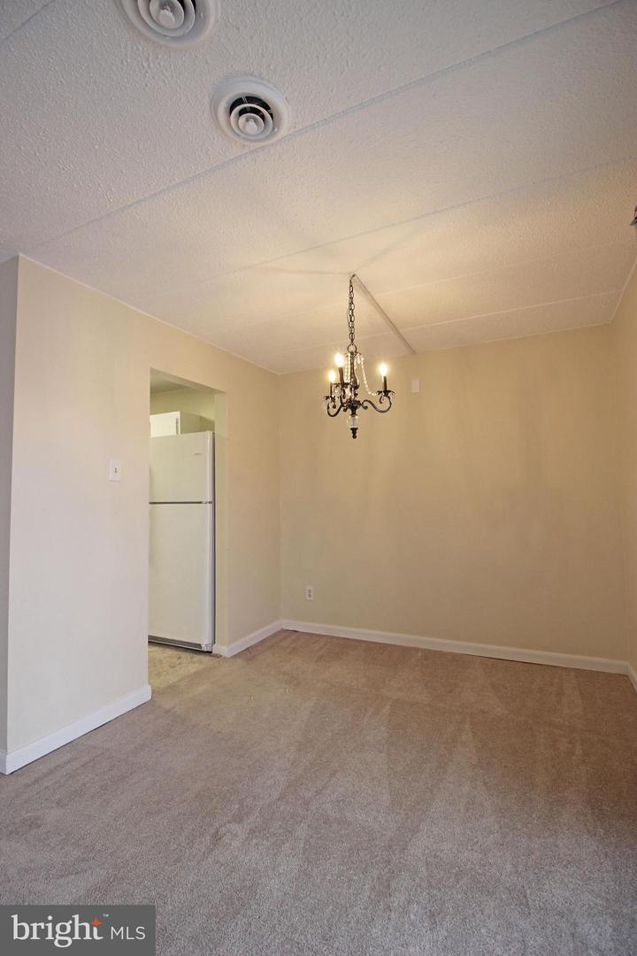 2632 FT FARNSWORTH RD #1B, ALEXANDRIA, Virginia 22303, 2 Bedrooms Bedrooms, ,1 BathroomBathrooms,Residential,For sale,2632 FT FARNSWORTH RD #1B,VAFX2238318 MLS # VAFX2238318