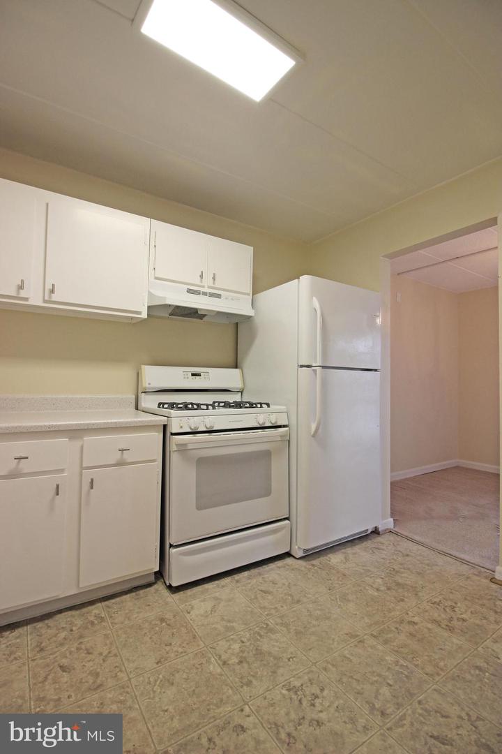 2632 FT FARNSWORTH RD #1B, ALEXANDRIA, Virginia 22303, 2 Bedrooms Bedrooms, ,1 BathroomBathrooms,Residential,For sale,2632 FT FARNSWORTH RD #1B,VAFX2238318 MLS # VAFX2238318