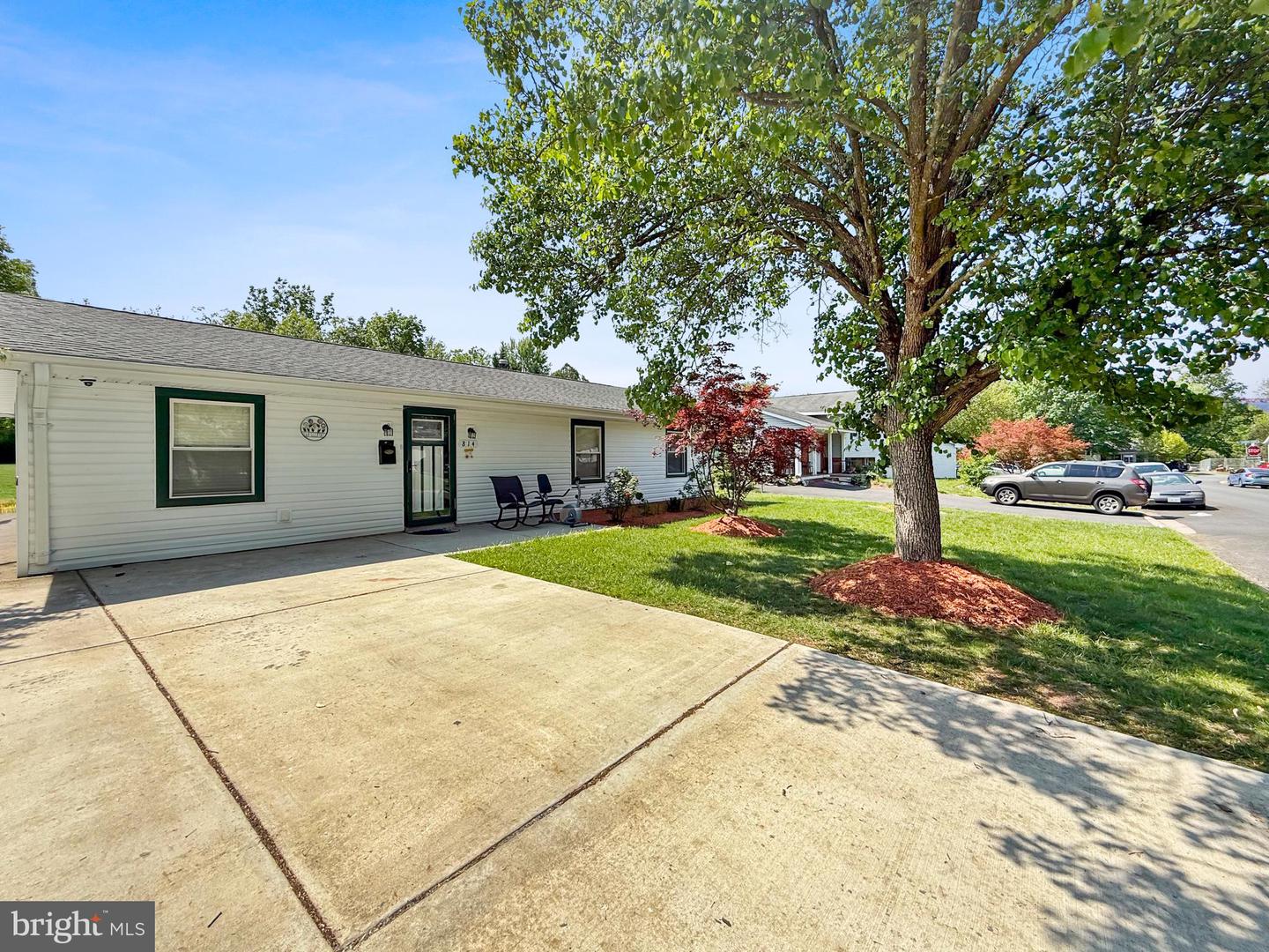 814 S FILBERT CT, STERLING, Virginia 20164, 3 Bedrooms Bedrooms, ,1 BathroomBathrooms,Residential,For sale,814 S FILBERT CT,VALO2095486 MLS # VALO2095486