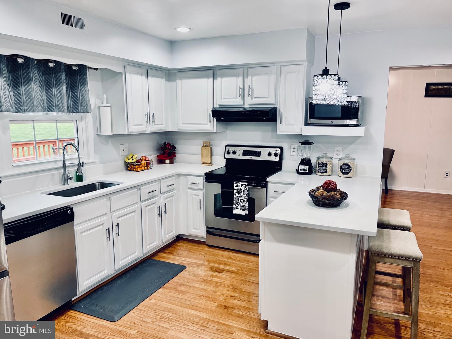 7176 KING WILLIAM ST, WARRENTON, Virginia 20187, 4 Bedrooms Bedrooms, ,2 BathroomsBathrooms,Residential,For sale,7176 KING WILLIAM ST,VAFQ2016484 MLS # VAFQ2016484