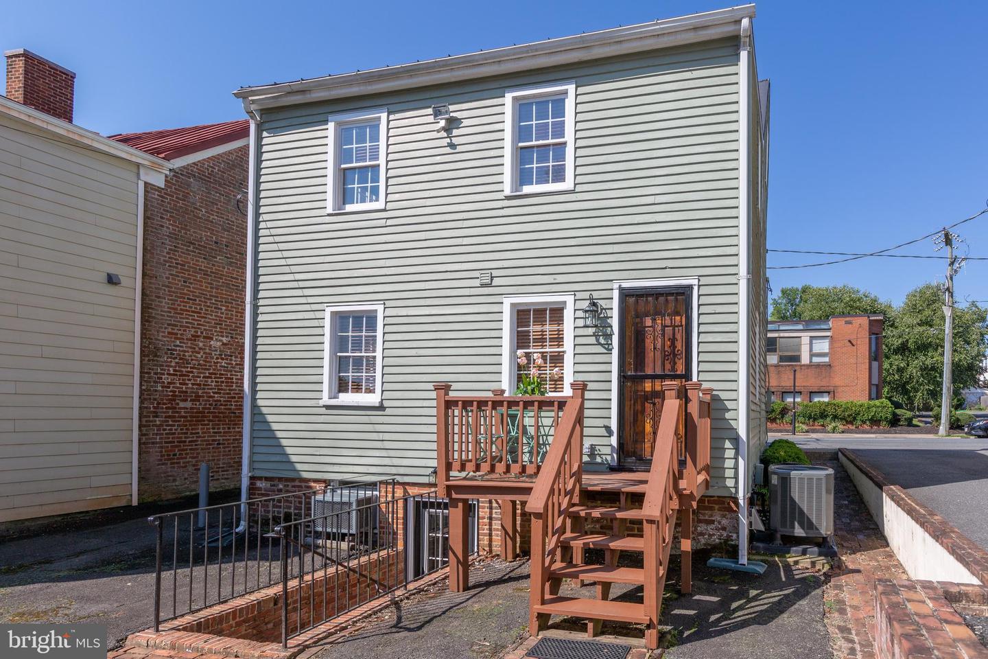 513 PRINCESS ANNE ST, FREDERICKSBURG, Virginia 22401, 3 Bedrooms Bedrooms, ,2 BathroomsBathrooms,Residential,For sale,513 PRINCESS ANNE ST,VAFB2008106 MLS # VAFB2008106