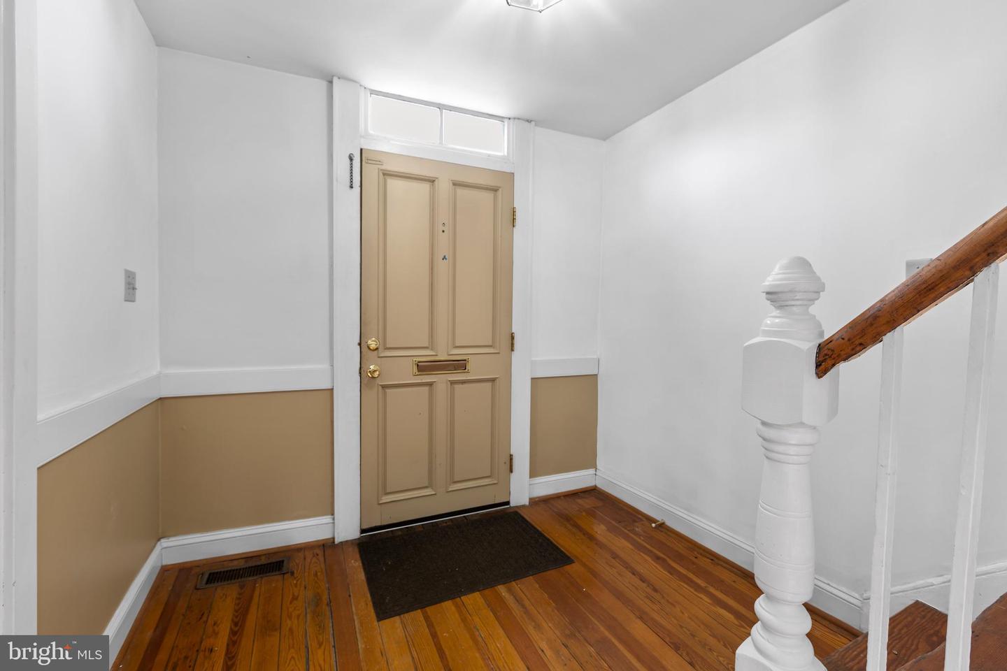 513 PRINCESS ANNE ST, FREDERICKSBURG, Virginia 22401, 3 Bedrooms Bedrooms, ,2 BathroomsBathrooms,Residential,For sale,513 PRINCESS ANNE ST,VAFB2008106 MLS # VAFB2008106