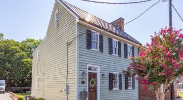 513 PRINCESS ANNE ST, FREDERICKSBURG, Virginia 22401, 3 Bedrooms Bedrooms, ,2 BathroomsBathrooms,Residential,For sale,513 PRINCESS ANNE ST,VAFB2008106 MLS # VAFB2008106
