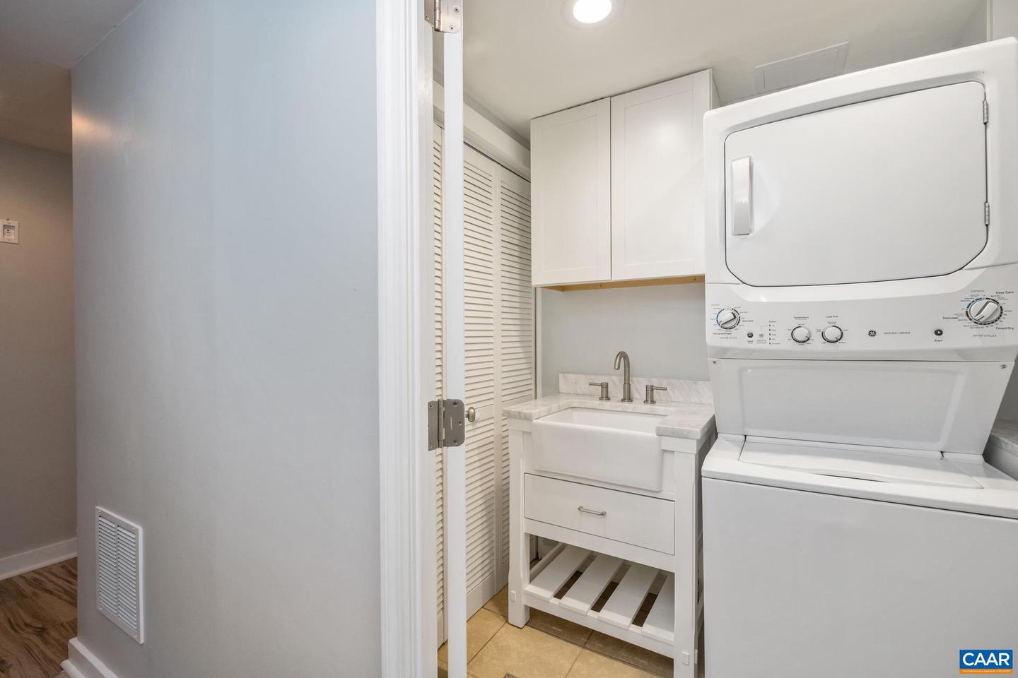 615 BEECHWOOD DR, CHARLOTTESVILLE, Virginia 22901, 4 Bedrooms Bedrooms, ,3 BathroomsBathrooms,Residential,For sale,615 BEECHWOOD DR,664026 MLS # 664026