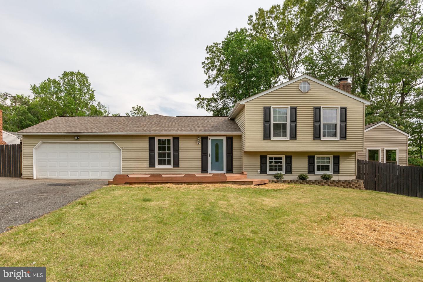 9 FAIRFIELD CT, STAFFORD, Virginia 22554, 3 Bedrooms Bedrooms, ,4 BathroomsBathrooms,Residential,For sale,9 FAIRFIELD CT,VAST2038514 MLS # VAST2038514