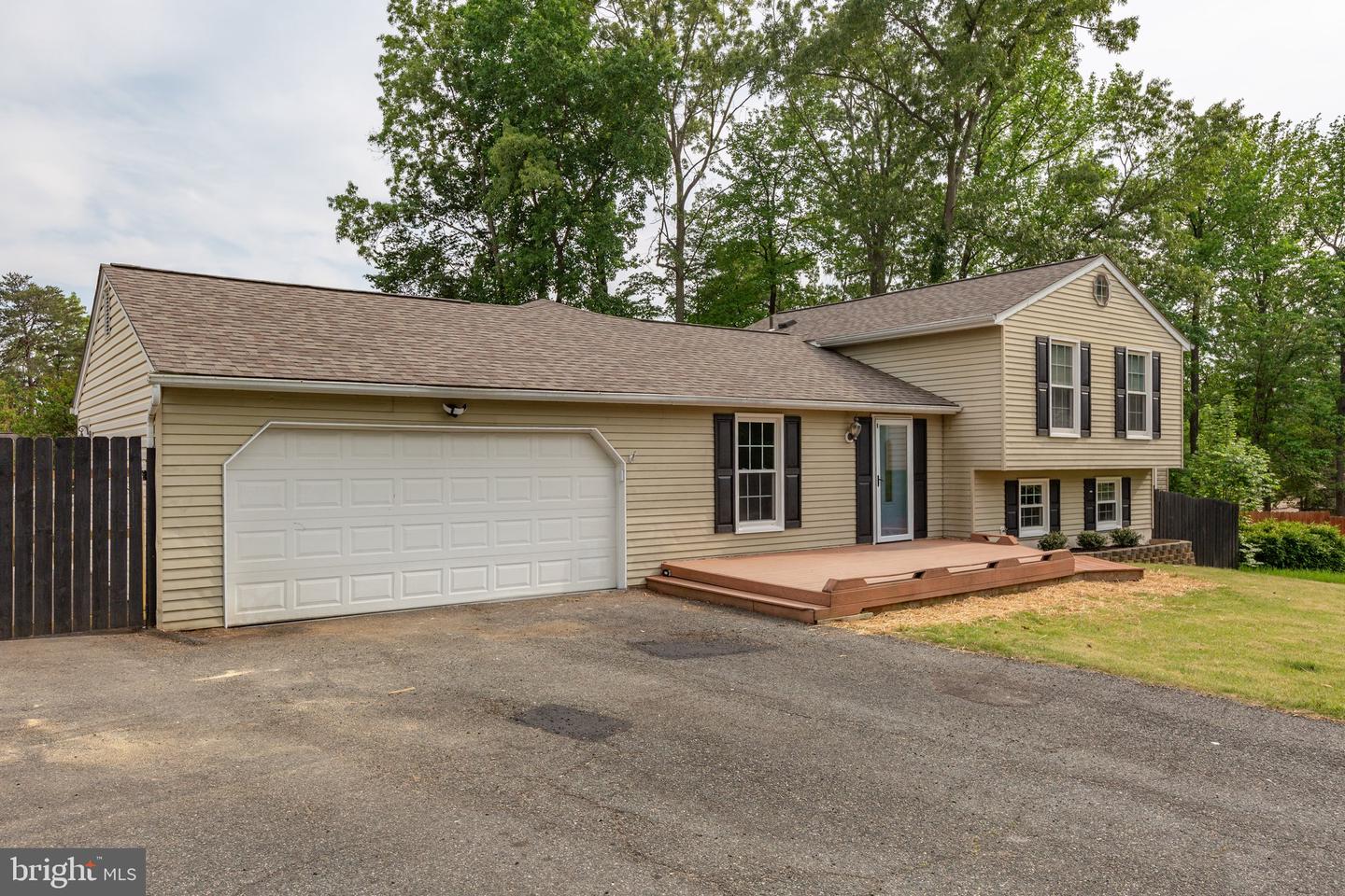 9 FAIRFIELD CT, STAFFORD, Virginia 22554, 3 Bedrooms Bedrooms, ,4 BathroomsBathrooms,Residential,For sale,9 FAIRFIELD CT,VAST2038514 MLS # VAST2038514