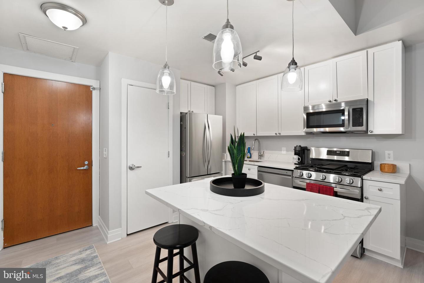 2120 VERMONT AVE NW #17, WASHINGTON, District Of Columbia 20001, 2 Bedrooms Bedrooms, ,2 BathroomsBathrooms,Residential,For sale,2120 VERMONT AVE NW #17,DCDC2198828 MLS # DCDC2198828