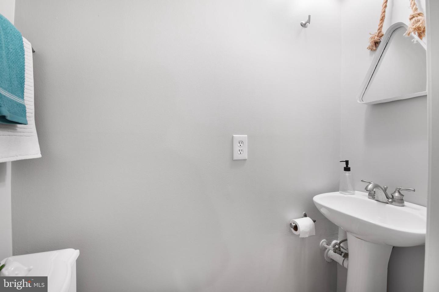 903 R ST NW #1, WASHINGTON, District Of Columbia 20001, 3 Bedrooms Bedrooms, ,3 BathroomsBathrooms,Residential,For sale,903 R ST NW #1,DCDC2198838 MLS # DCDC2198838
