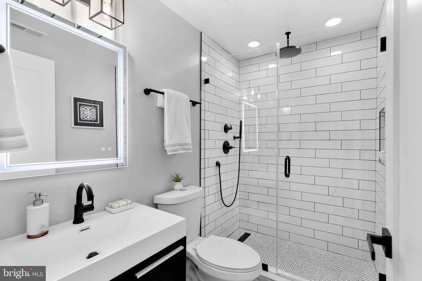 4014 GEORGIA AVE NW #301, WASHINGTON, District Of Columbia 20011, 2 Bedrooms Bedrooms, ,1 BathroomBathrooms,Residential,For sale,4014 GEORGIA AVE NW #301,DCDC2198842 MLS # DCDC2198842