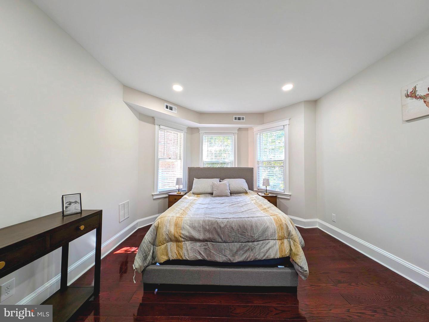 6838 6TH ST NW, WASHINGTON, District Of Columbia 20012, 5 Bedrooms Bedrooms, ,3 BathroomsBathrooms,Residential,For sale,6838 6TH ST NW,DCDC2190054 MLS # DCDC2190054