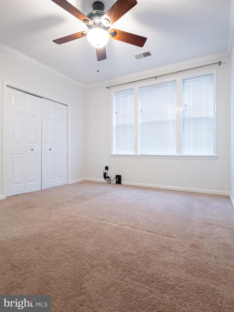 7033 HAYCOCK RD #201, FALLS CHURCH, Virginia 22043, 2 Bedrooms Bedrooms, ,1 BathroomBathrooms,Residential,For sale,7033 HAYCOCK RD #201,VAFX2232468 MLS # VAFX2232468