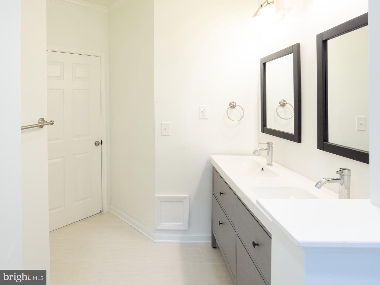 7033 HAYCOCK RD #201, FALLS CHURCH, Virginia 22043, 2 Bedrooms Bedrooms, ,1 BathroomBathrooms,Residential,For sale,7033 HAYCOCK RD #201,VAFX2232468 MLS # VAFX2232468
