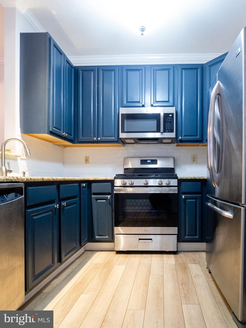 7033 HAYCOCK RD #201, FALLS CHURCH, Virginia 22043, 2 Bedrooms Bedrooms, ,1 BathroomBathrooms,Residential,For sale,7033 HAYCOCK RD #201,VAFX2232468 MLS # VAFX2232468