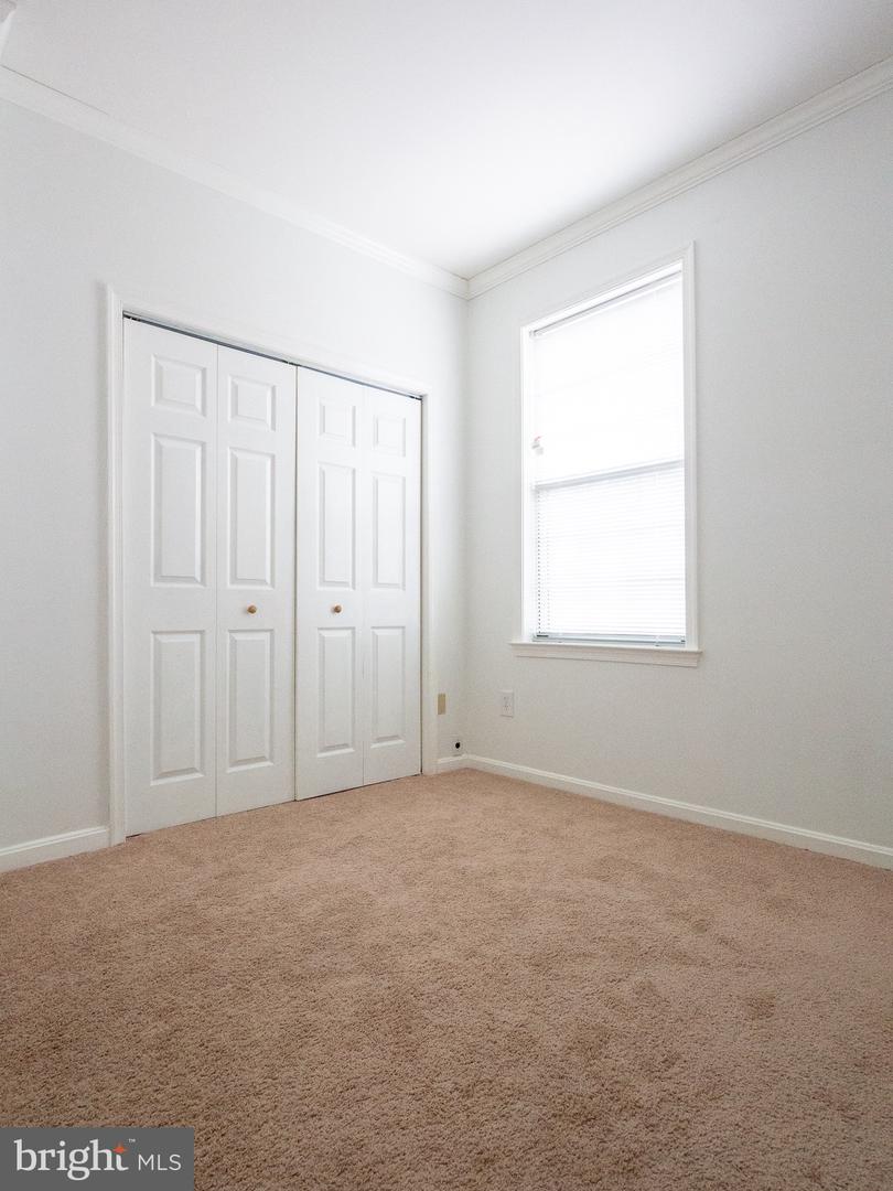 7033 HAYCOCK RD #201, FALLS CHURCH, Virginia 22043, 2 Bedrooms Bedrooms, ,1 BathroomBathrooms,Residential,For sale,7033 HAYCOCK RD #201,VAFX2232468 MLS # VAFX2232468