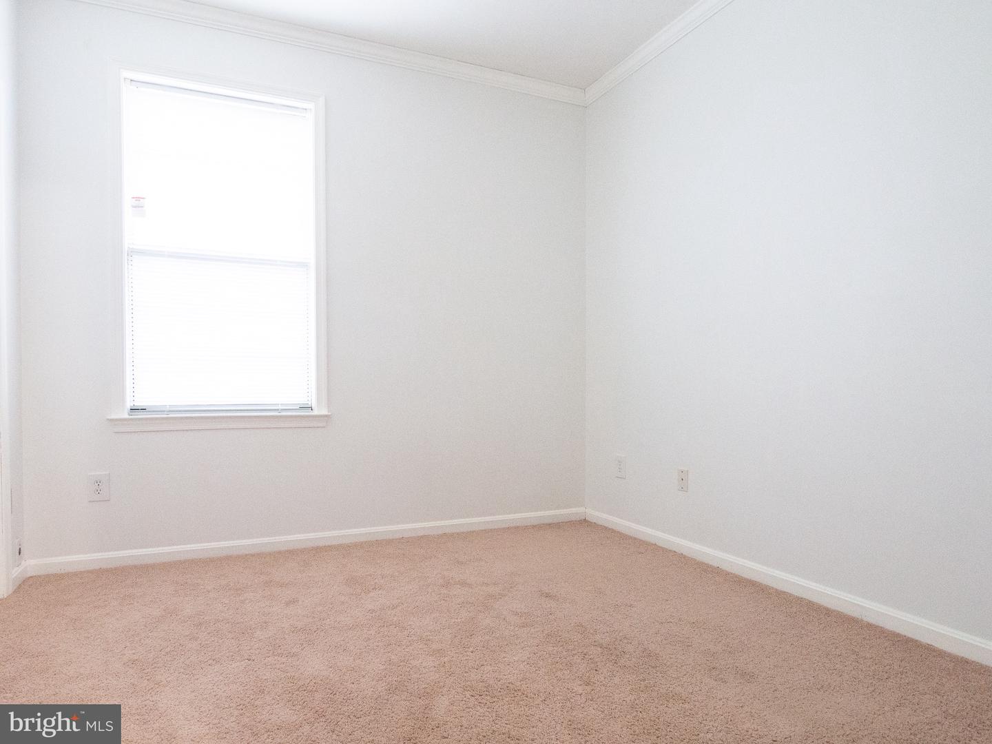 7033 HAYCOCK RD #201, FALLS CHURCH, Virginia 22043, 2 Bedrooms Bedrooms, ,1 BathroomBathrooms,Residential,For sale,7033 HAYCOCK RD #201,VAFX2232468 MLS # VAFX2232468