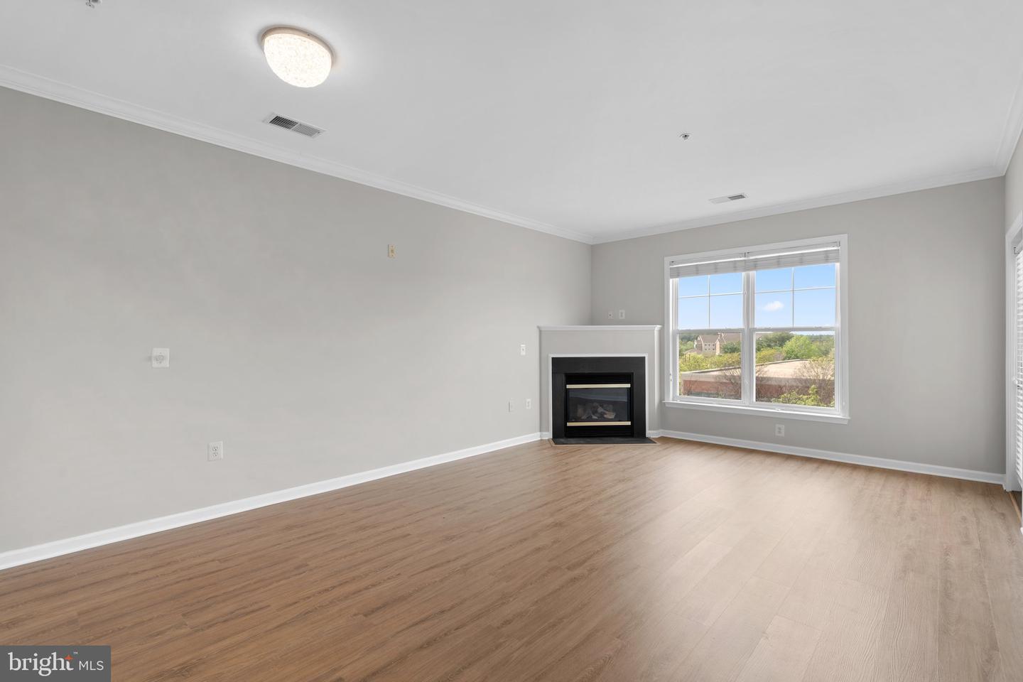 3830 LIGHTFOOT ST #335, CHANTILLY, Virginia 20151, 1 Bedroom Bedrooms, ,1 BathroomBathrooms,Residential,For sale,3830 LIGHTFOOT ST #335,VAFX2233208 MLS # VAFX2233208