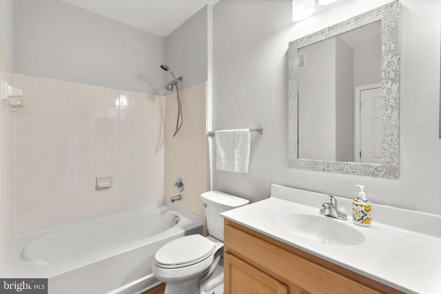 3830 LIGHTFOOT ST #335, CHANTILLY, Virginia 20151, 1 Bedroom Bedrooms, ,1 BathroomBathrooms,Residential,For sale,3830 LIGHTFOOT ST #335,VAFX2233208 MLS # VAFX2233208