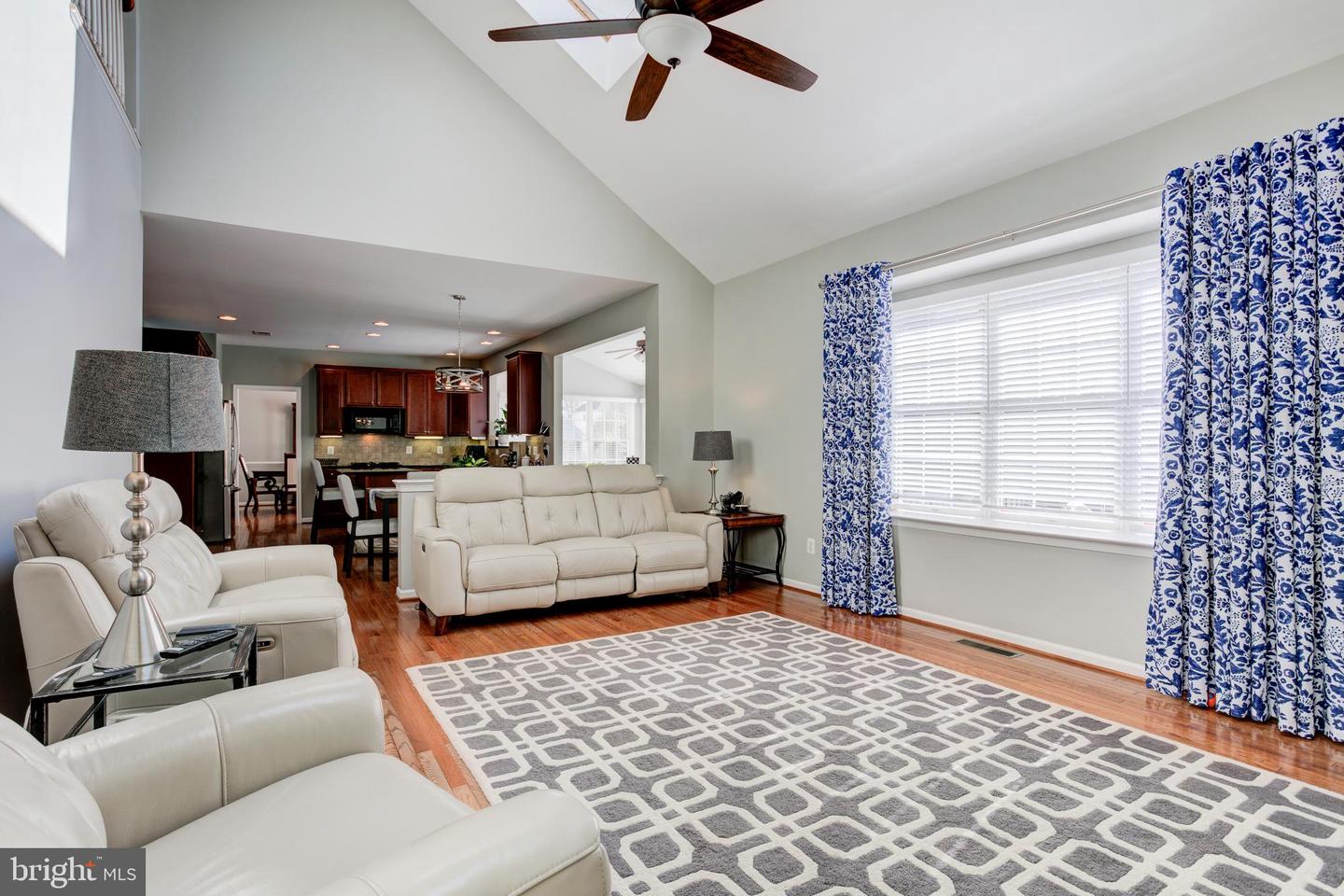 25997 FAIR PONDS LN, CHANTILLY, Virginia 20152, 4 Bedrooms Bedrooms, ,4 BathroomsBathrooms,Residential,For sale,25997 FAIR PONDS LN,VALO2094376 MLS # VALO2094376