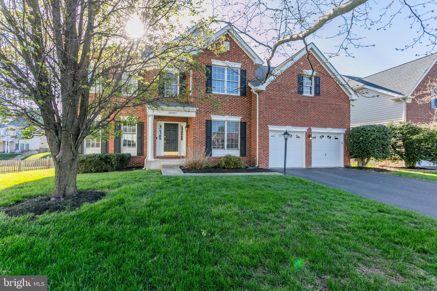 25997 FAIR PONDS LN, CHANTILLY, Virginia 20152, 4 Bedrooms Bedrooms, ,4 BathroomsBathrooms,Residential,For sale,25997 FAIR PONDS LN,VALO2094376 MLS # VALO2094376