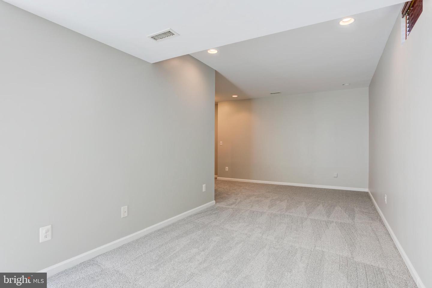 25997 FAIR PONDS LN, CHANTILLY, Virginia 20152, 4 Bedrooms Bedrooms, ,4 BathroomsBathrooms,Residential,For sale,25997 FAIR PONDS LN,VALO2094376 MLS # VALO2094376