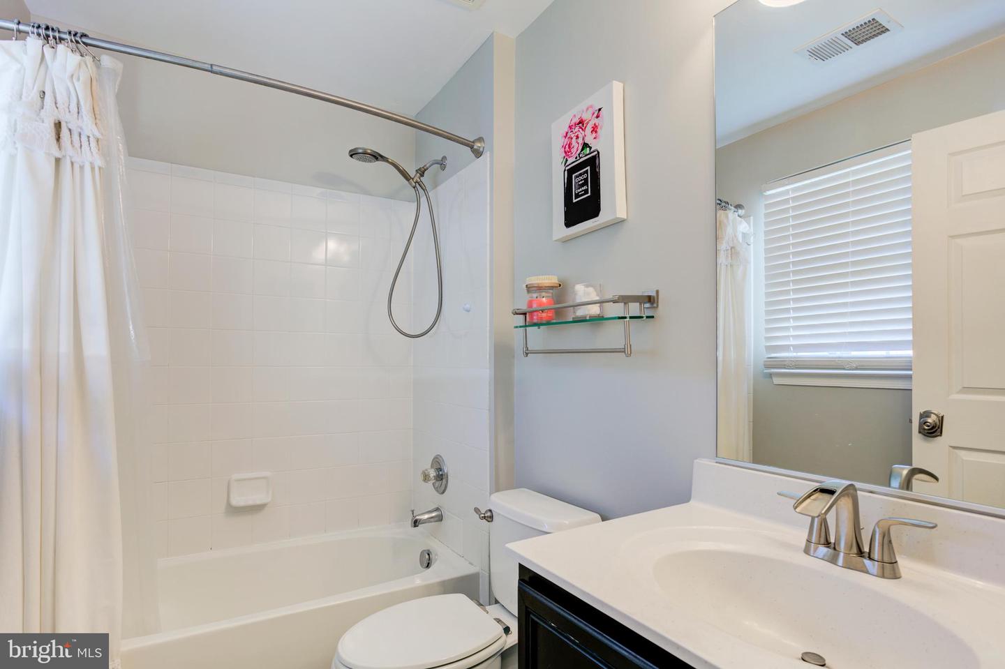 25997 FAIR PONDS LN, CHANTILLY, Virginia 20152, 4 Bedrooms Bedrooms, ,4 BathroomsBathrooms,Residential,For sale,25997 FAIR PONDS LN,VALO2094376 MLS # VALO2094376