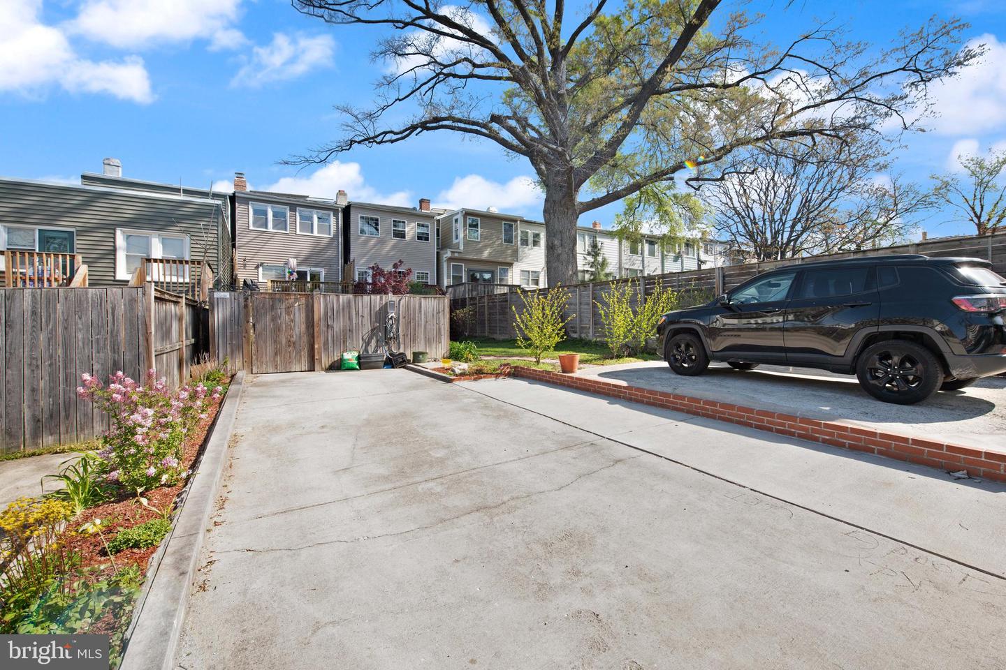 728 FARRAGUT ST NW, WASHINGTON, District Of Columbia 20011, 4 Bedrooms Bedrooms, ,3 BathroomsBathrooms,Residential,For sale,728 FARRAGUT ST NW,DCDC2196532 MLS # DCDC2196532