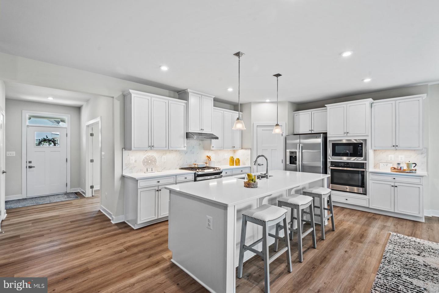 8005 INTERNATIONAL DR, WARRENTON, Virginia 20187, 6 Bedrooms Bedrooms, ,5 BathroomsBathrooms,Residential,For sale,8005 INTERNATIONAL DR,VAFQ2016324 MLS # VAFQ2016324