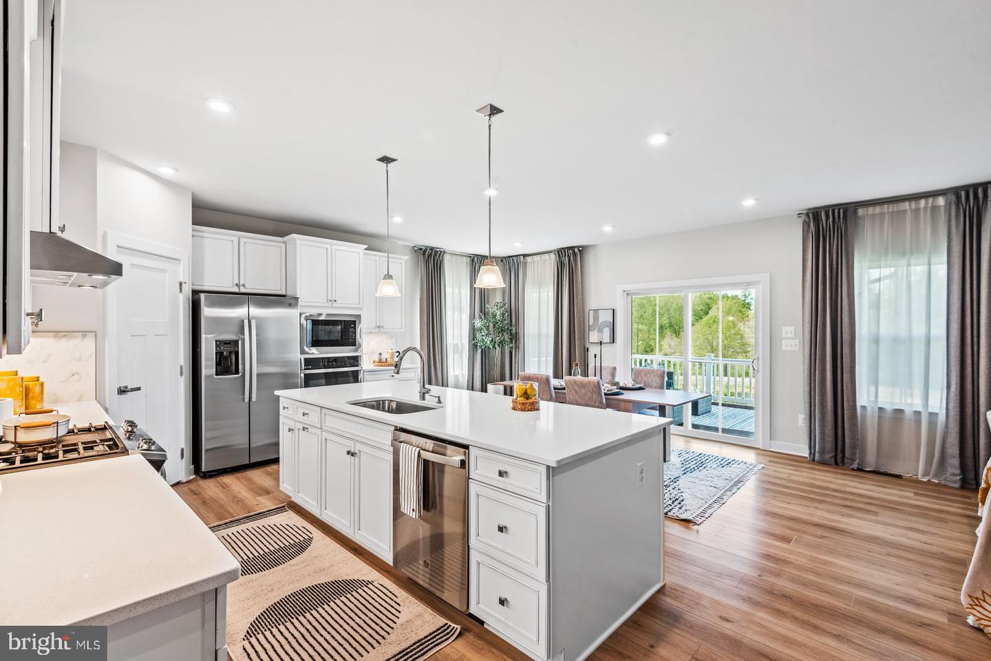 8005 INTERNATIONAL DR, WARRENTON, Virginia 20187, 6 Bedrooms Bedrooms, ,5 BathroomsBathrooms,Residential,For sale,8005 INTERNATIONAL DR,VAFQ2016324 MLS # VAFQ2016324