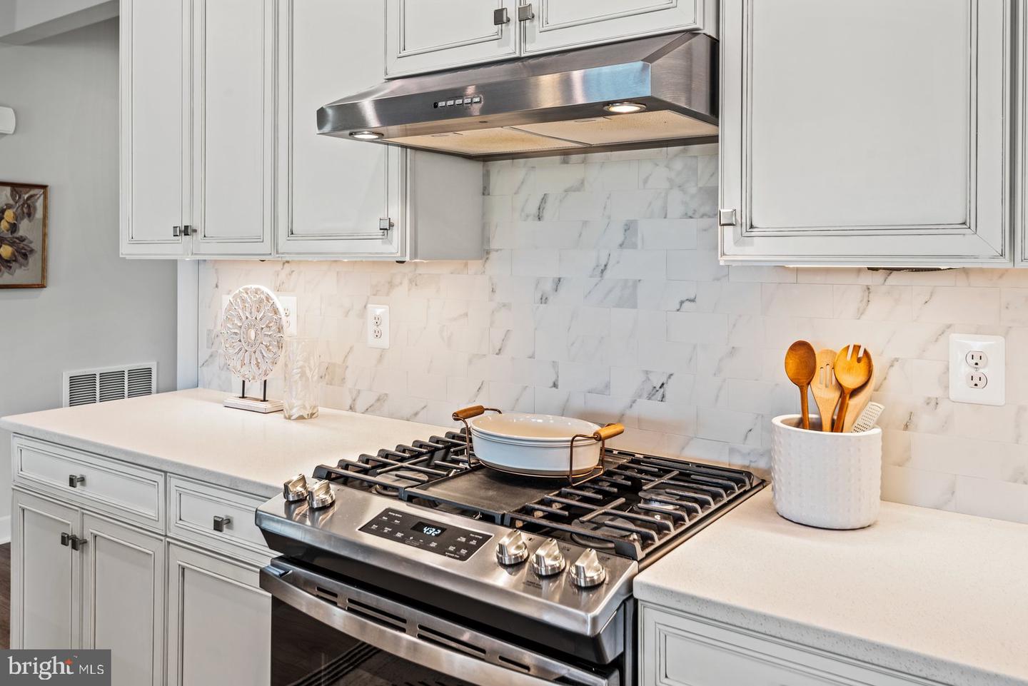 8005 INTERNATIONAL DR, WARRENTON, Virginia 20187, 6 Bedrooms Bedrooms, ,5 BathroomsBathrooms,Residential,For sale,8005 INTERNATIONAL DR,VAFQ2016324 MLS # VAFQ2016324