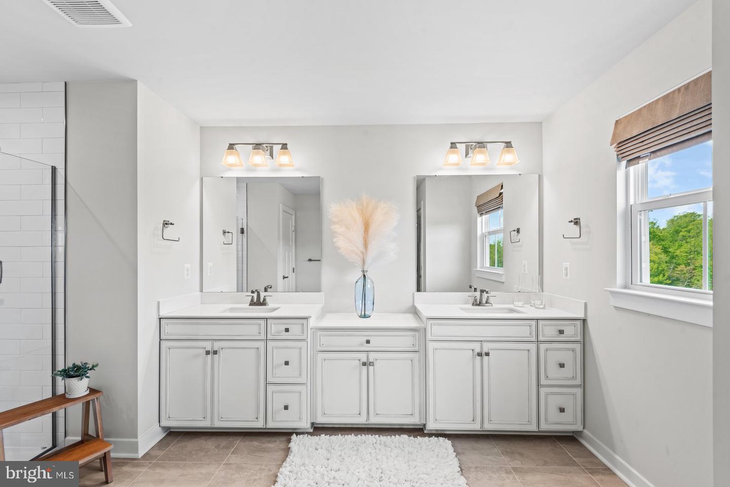 8005 INTERNATIONAL DR, WARRENTON, Virginia 20187, 6 Bedrooms Bedrooms, ,5 BathroomsBathrooms,Residential,For sale,8005 INTERNATIONAL DR,VAFQ2016324 MLS # VAFQ2016324