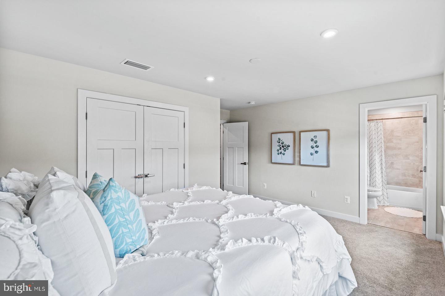 8005 INTERNATIONAL DR, WARRENTON, Virginia 20187, 6 Bedrooms Bedrooms, ,5 BathroomsBathrooms,Residential,For sale,8005 INTERNATIONAL DR,VAFQ2016324 MLS # VAFQ2016324