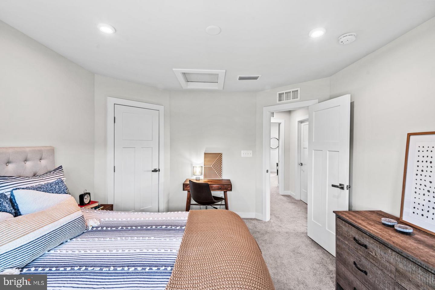 8005 INTERNATIONAL DR, WARRENTON, Virginia 20187, 6 Bedrooms Bedrooms, ,5 BathroomsBathrooms,Residential,For sale,8005 INTERNATIONAL DR,VAFQ2016324 MLS # VAFQ2016324