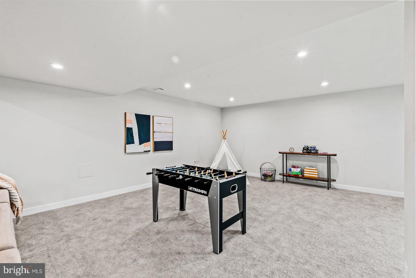 8005 INTERNATIONAL DR, WARRENTON, Virginia 20187, 6 Bedrooms Bedrooms, ,5 BathroomsBathrooms,Residential,For sale,8005 INTERNATIONAL DR,VAFQ2016324 MLS # VAFQ2016324