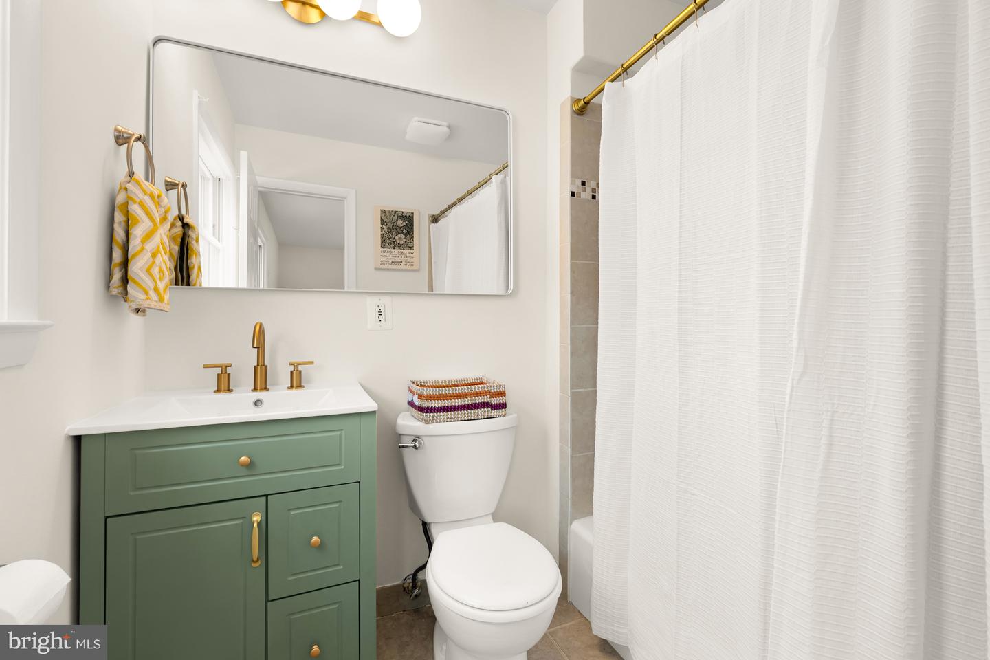 10302 ANTIETAM AVE, FAIRFAX, Virginia 22030, 5 Bedrooms Bedrooms, ,2 BathroomsBathrooms,Residential,For sale,10302 ANTIETAM AVE,VAFC2006188 MLS # VAFC2006188
