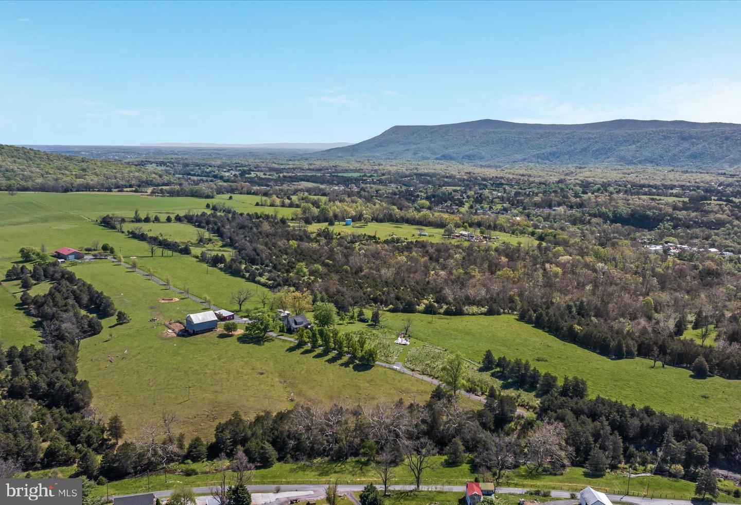 394 BROOK CREEK RD, TOMS BROOK, Virginia 22660, 3 Bedrooms Bedrooms, ,2 BathroomsBathrooms,Residential,For sale,394 BROOK CREEK RD,VASH2011244 MLS # VASH2011244