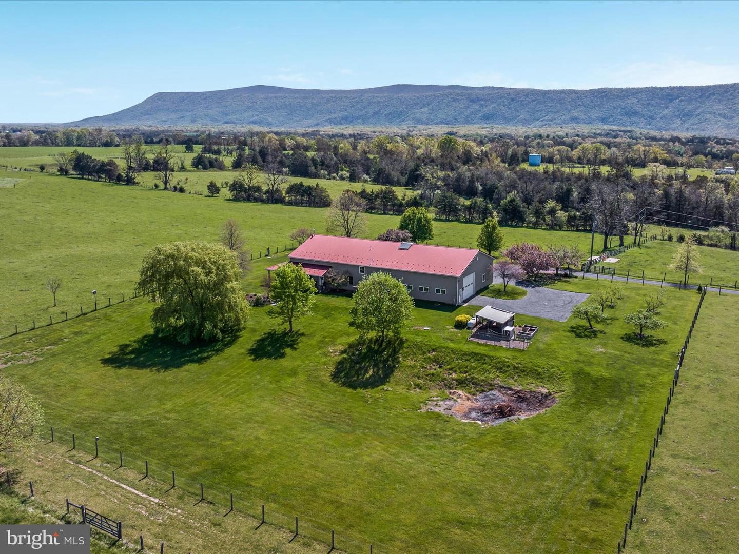 394 BROOK CREEK RD, TOMS BROOK, Virginia 22660, 3 Bedrooms Bedrooms, ,2 BathroomsBathrooms,Residential,For sale,394 BROOK CREEK RD,VASH2011244 MLS # VASH2011244