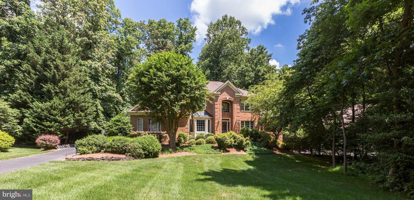 12390 FALKIRK DR, FAIRFAX, Virginia 22033, 5 Bedrooms Bedrooms, ,4 BathroomsBathrooms,Residential,For sale,12390 FALKIRK DR,VAFX2235416 MLS # VAFX2235416