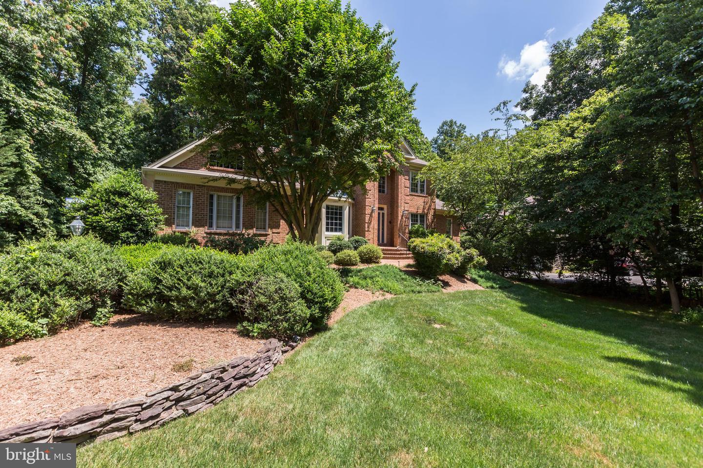 12390 FALKIRK DR, FAIRFAX, Virginia 22033, 5 Bedrooms Bedrooms, ,4 BathroomsBathrooms,Residential,For sale,12390 FALKIRK DR,VAFX2235416 MLS # VAFX2235416