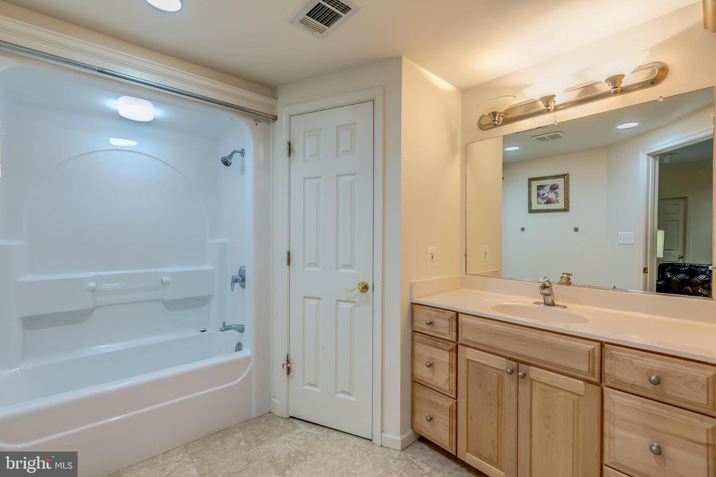 12390 FALKIRK DR, FAIRFAX, Virginia 22033, 5 Bedrooms Bedrooms, ,4 BathroomsBathrooms,Residential,For sale,12390 FALKIRK DR,VAFX2235416 MLS # VAFX2235416